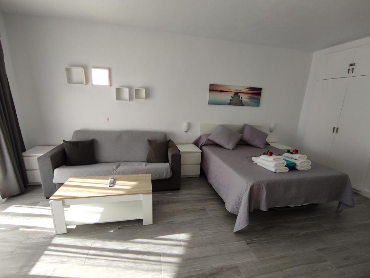 בנאלמדנה Estudio Benalbeach Primera Linea De Playa מראה חיצוני תמונה